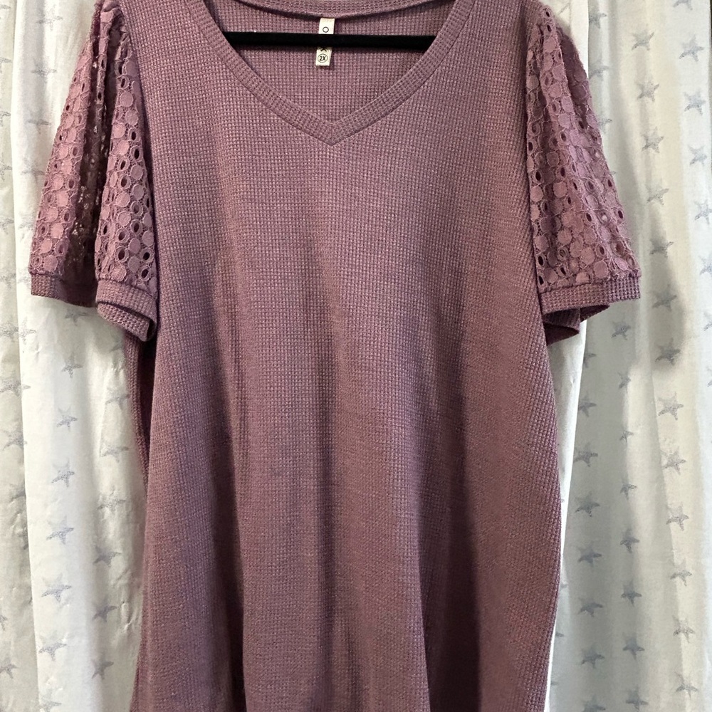 Elegant Mauve Lace Sleeve Top